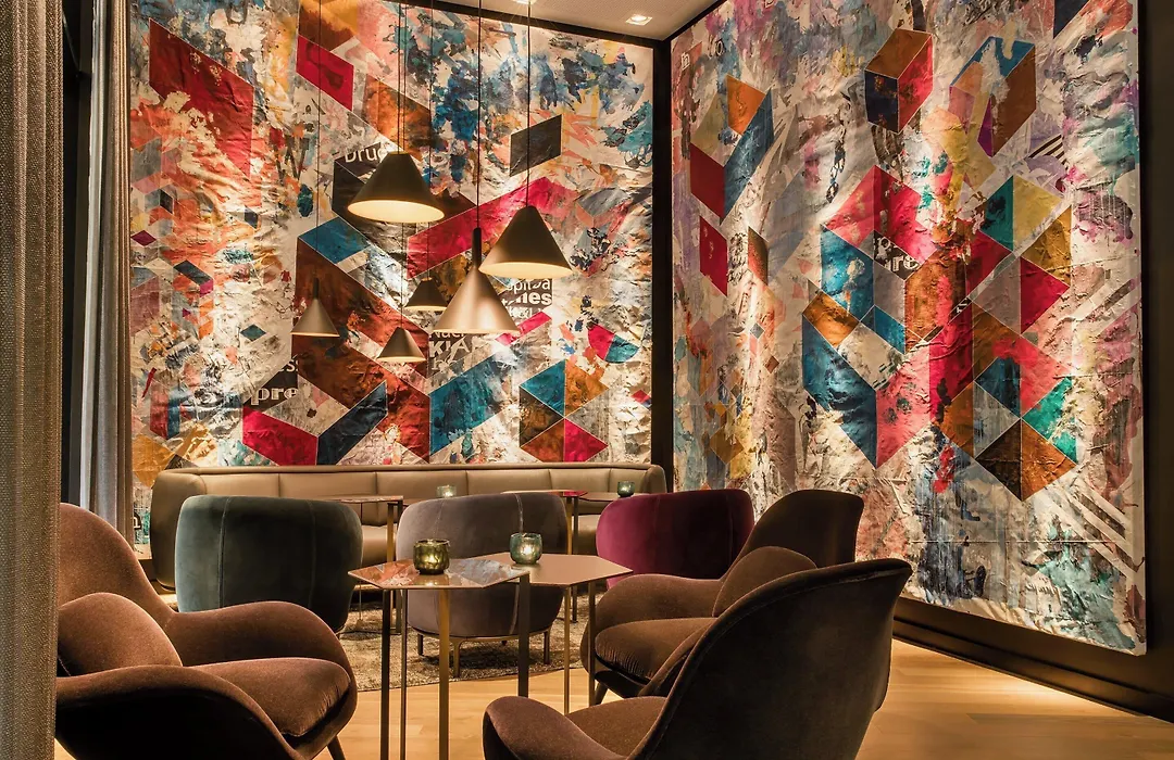 Motel One Frankfurt-Roemer-1