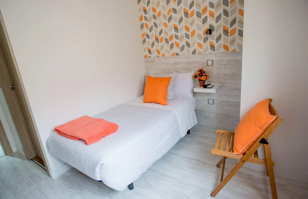 Hostal Adis-1