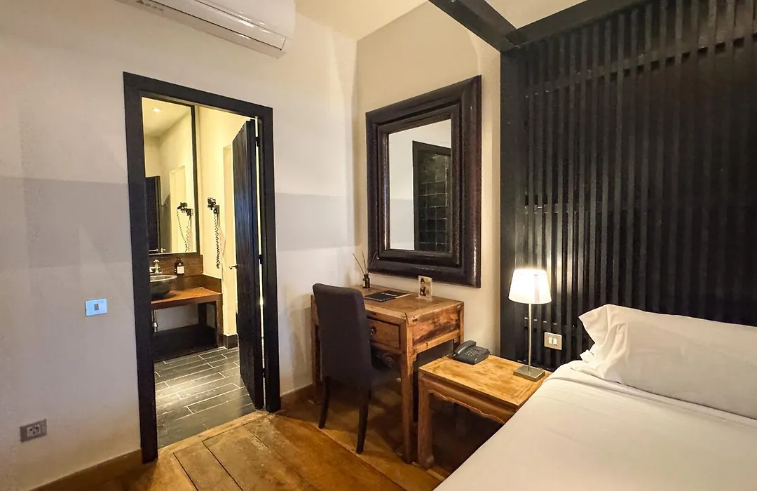 Hotel Market-1