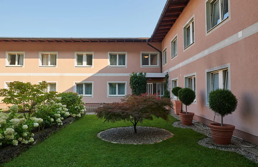 Hotel Ganslhof - Adults Only-1