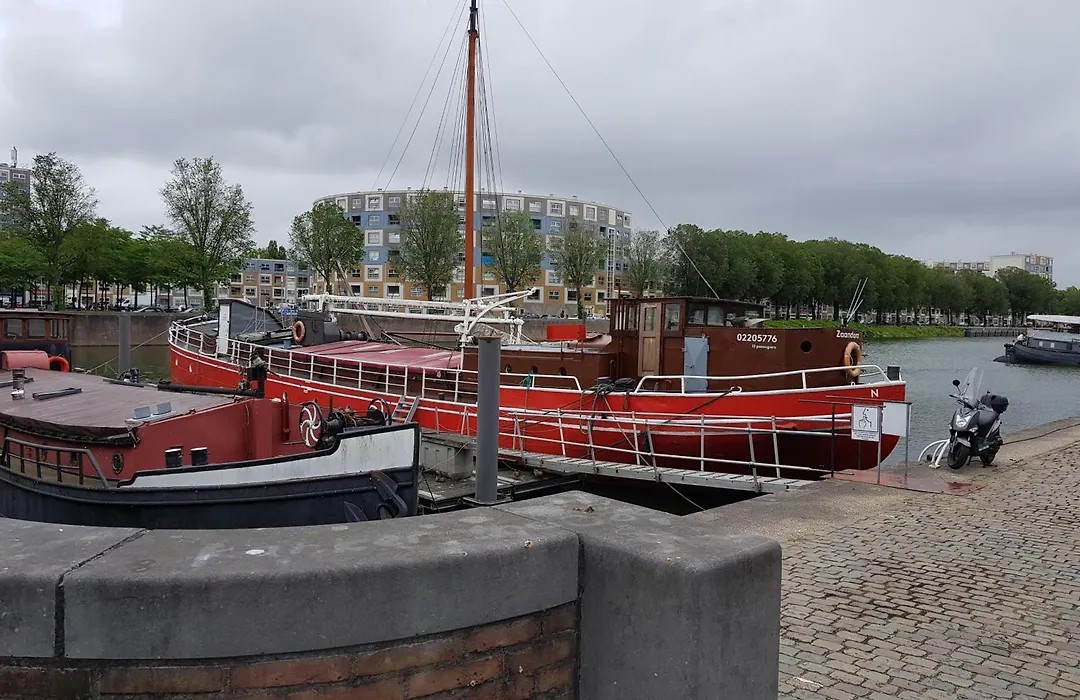 Boat Hotel SIX Rotterdam-1