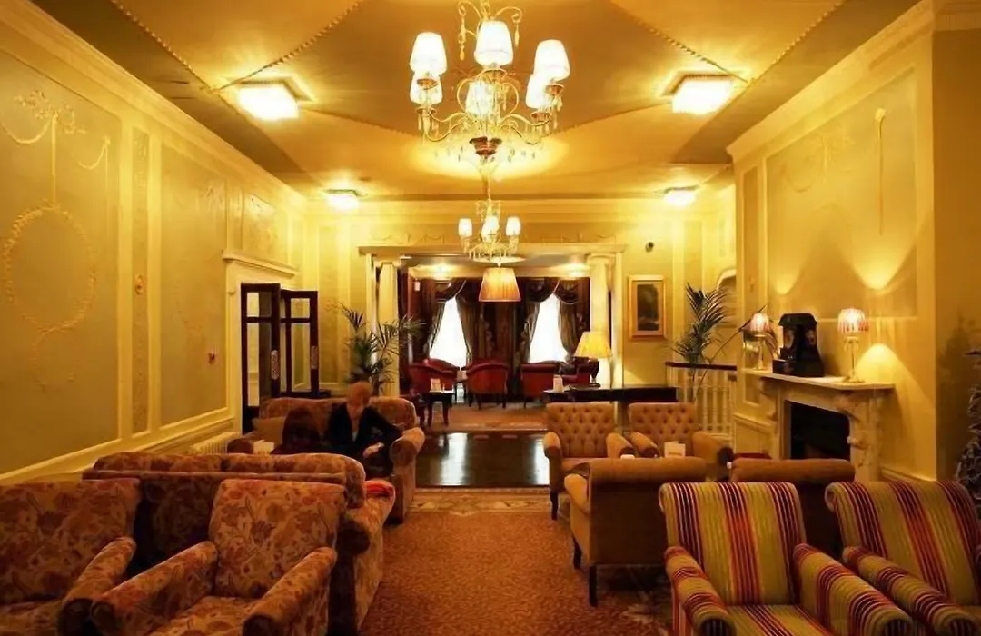 Buswells Hotel-1