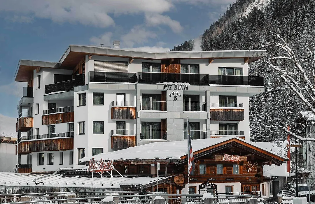 Hotel Piz Buin-1