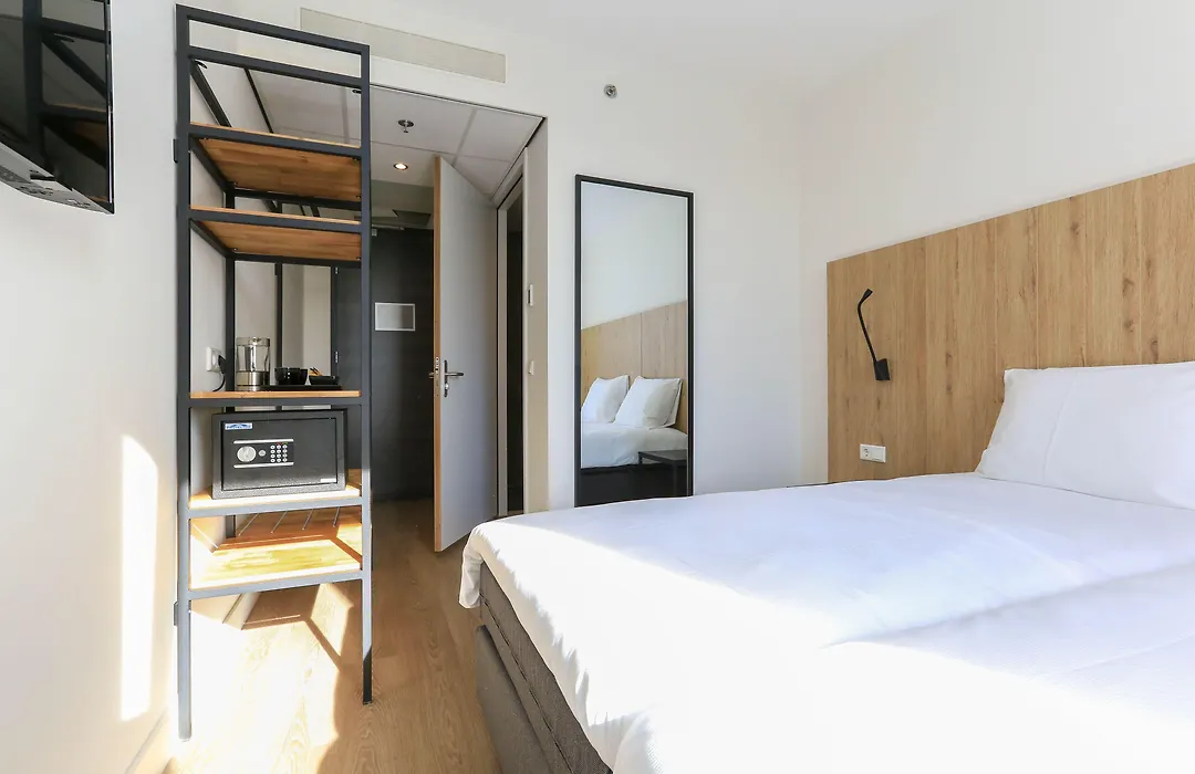 Fletcher Hotel Rotterdam-Airport-1