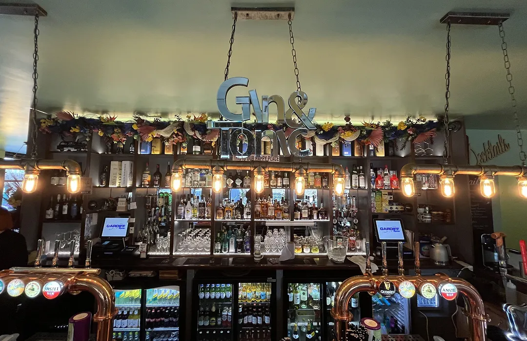 Dockers Inn-1