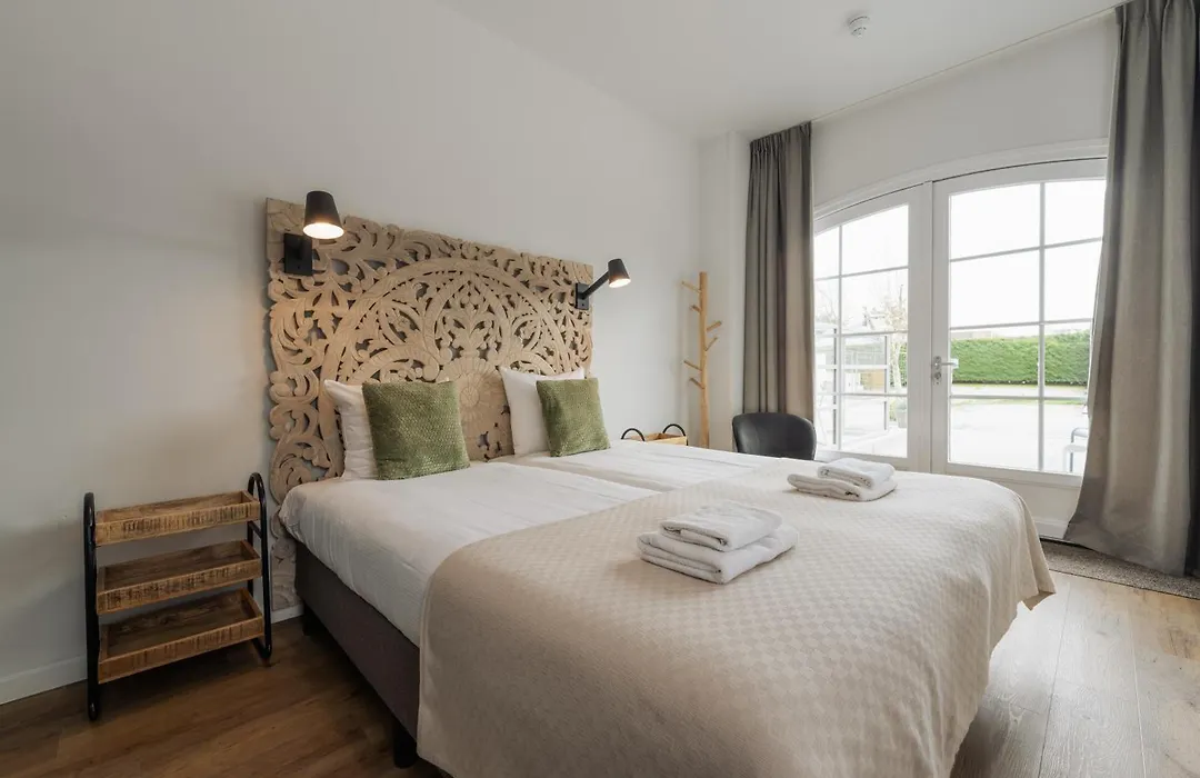 Strandhotel Dennenbos-1