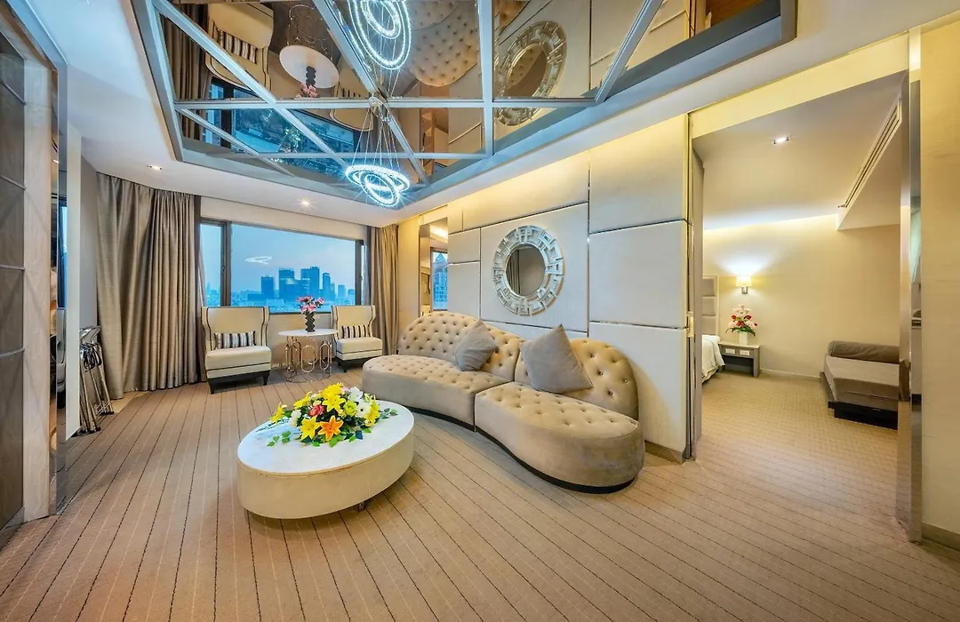 Royal Benja Hotel - Big Rooms, Family Friendly-1