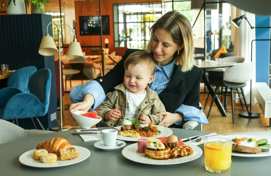 Courtyard By Marriott Amsterdam-1