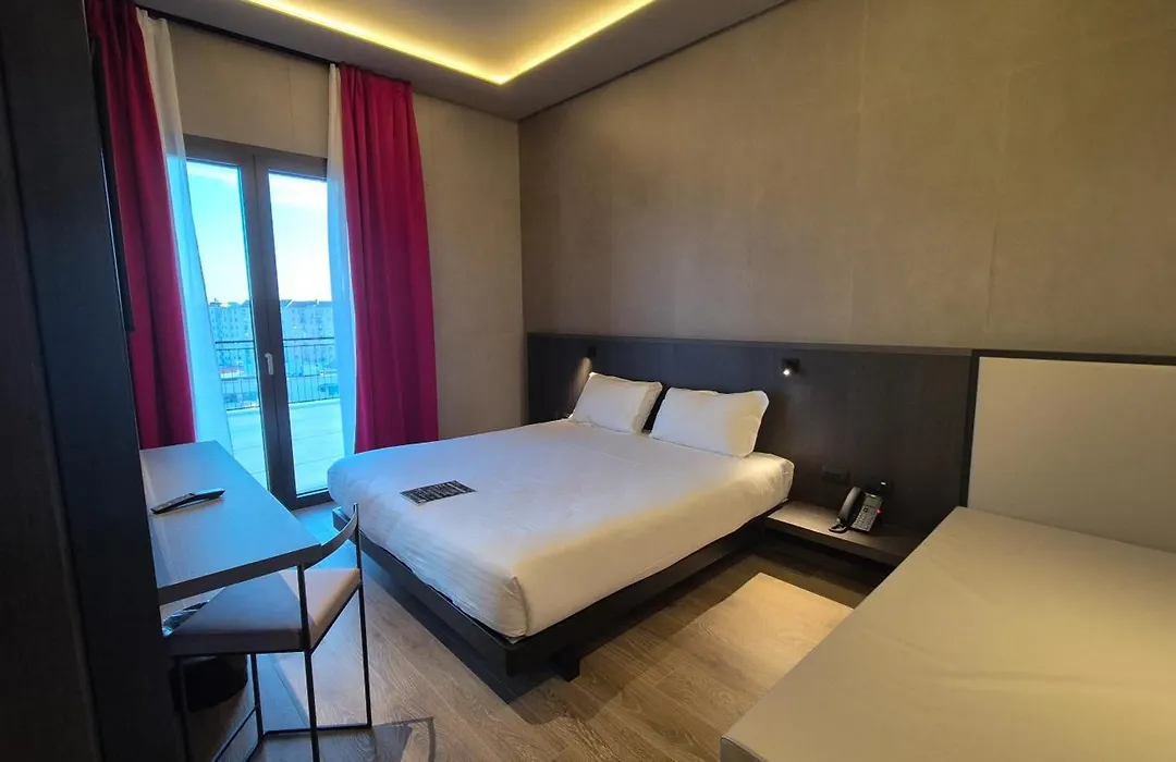 Kira Suites Hotel Milano-1