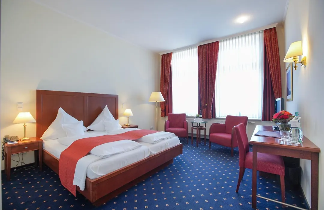 Strandhotel Vierjahreszeiten-1
