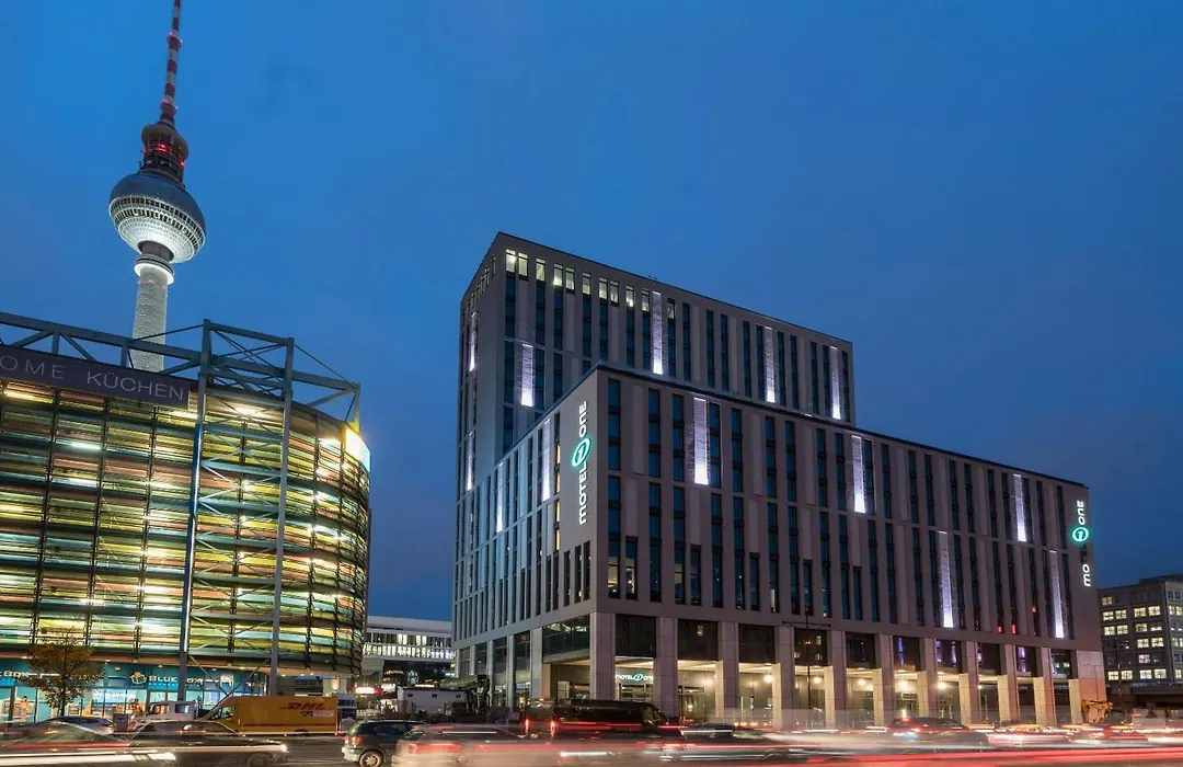 Motel One Berlin-Alexanderplatz-1