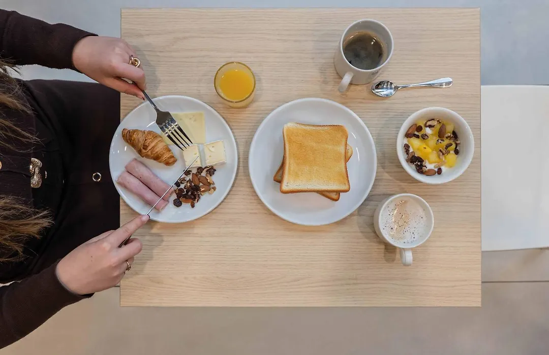 Easyhotel Valencia Ciutat Vella-1
