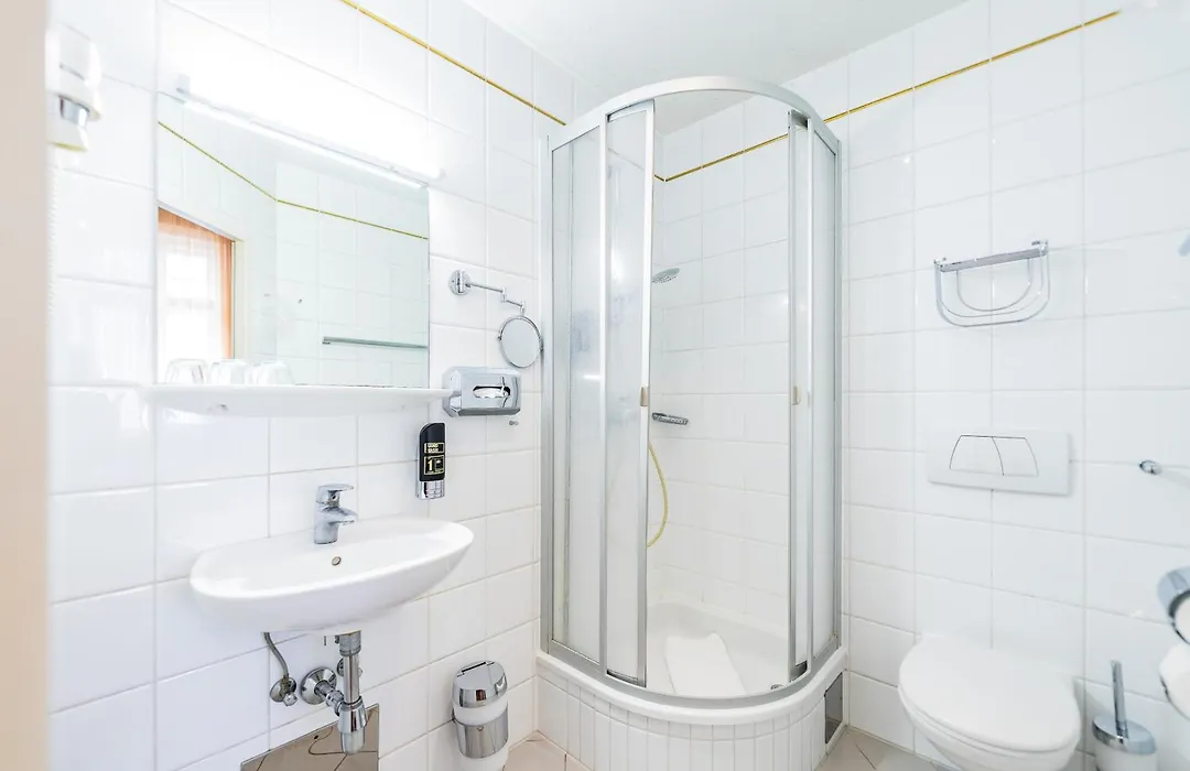 Hotel Pension Baronesse-1