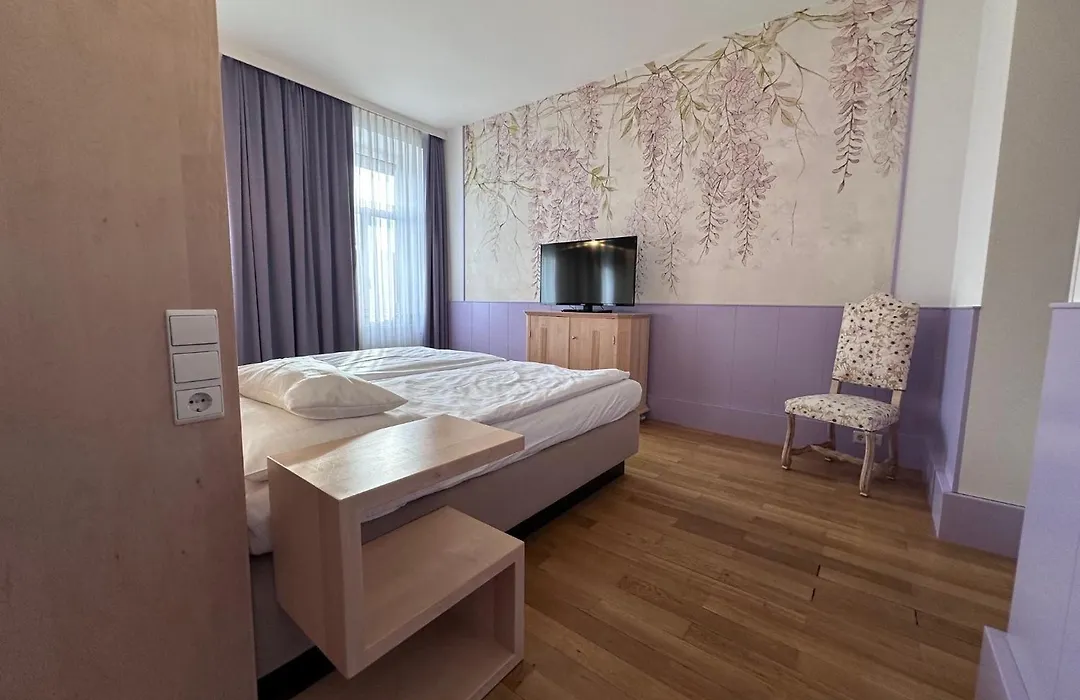 Hotel Caroline-1