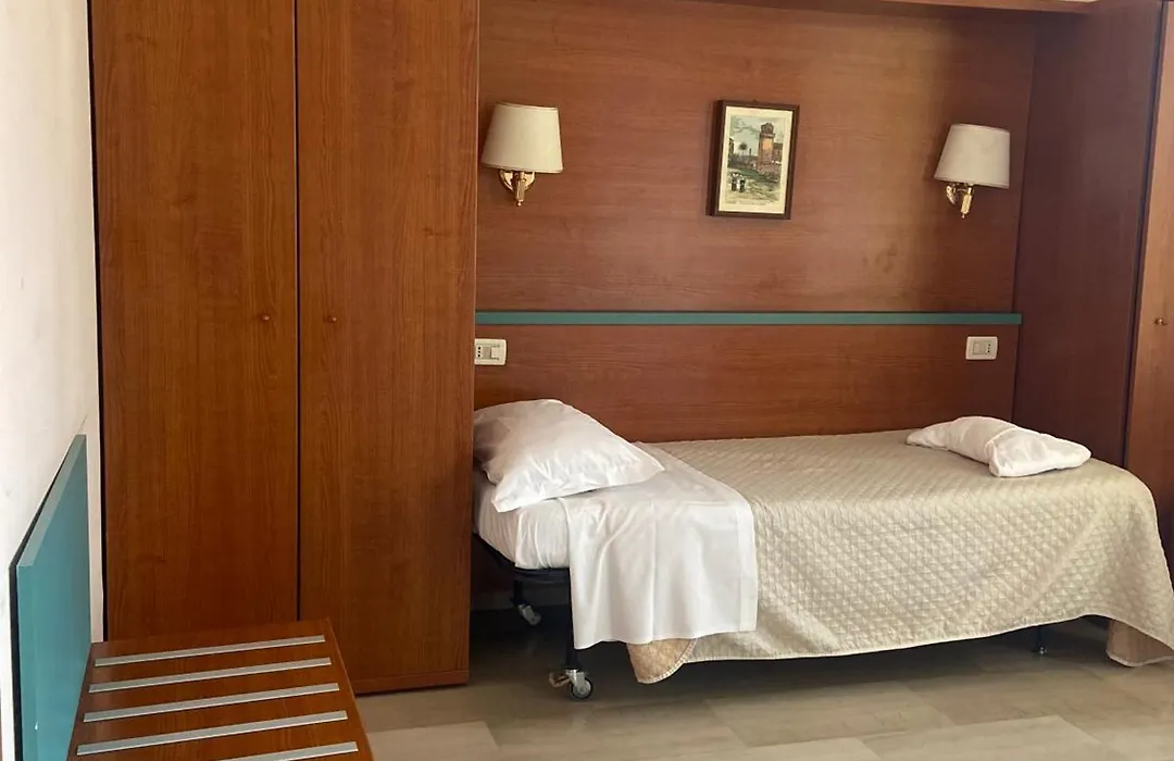 Hotel Center 3-1