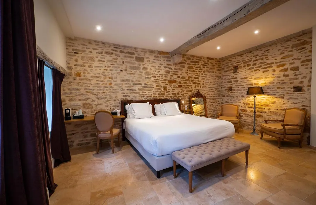 Les Remparts Hotels Et Demeures Historiques-1