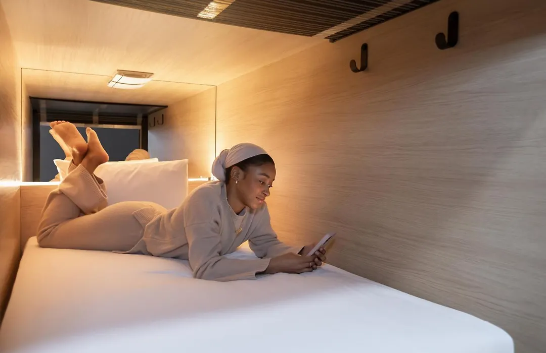 Zedwell Capsule Hotel Piccadilly Circus-1