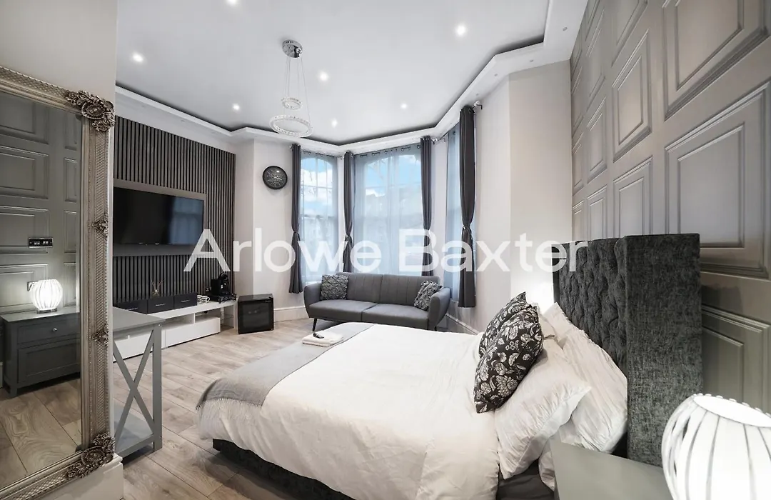 Hackney Suites - En-Suite Rooms & Amenities-1