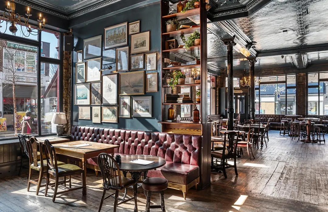 The Red Lion Hotel-1