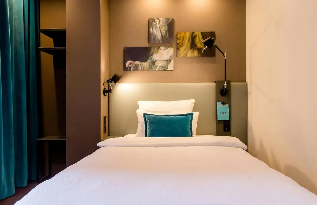 Motel One Amsterdam-Waterlooplein-1
