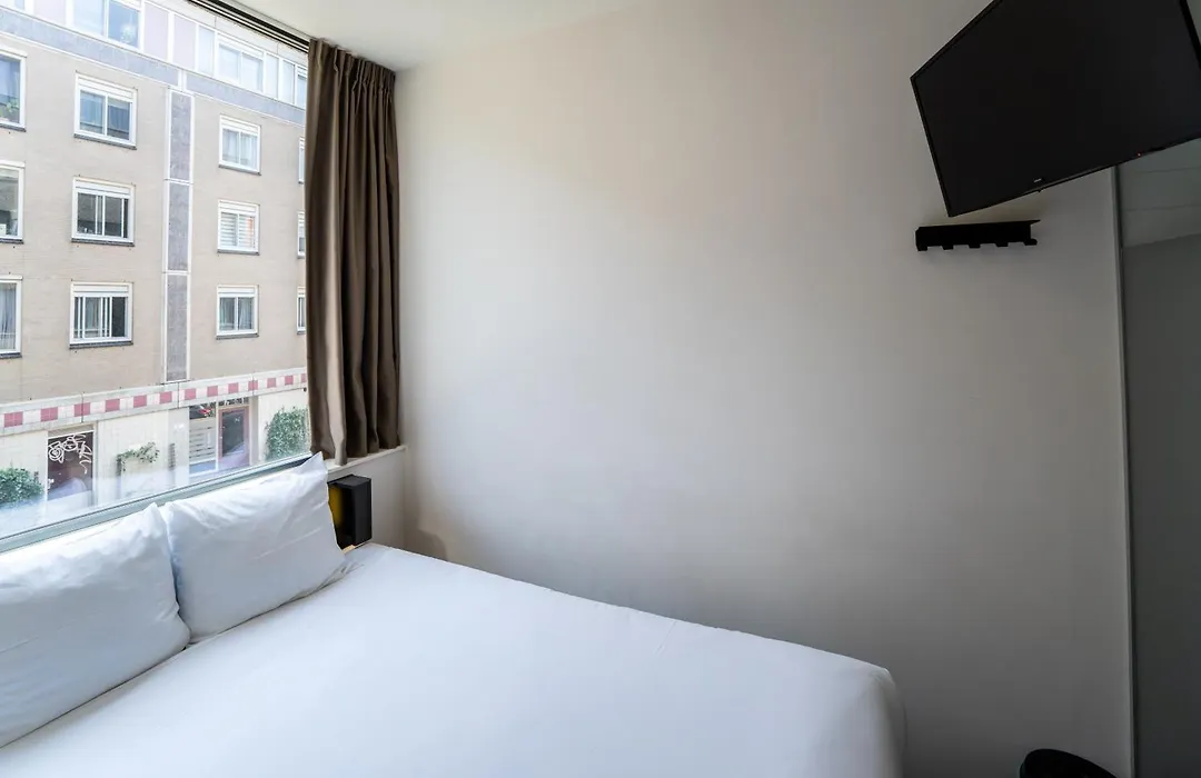 Easyhotel Amsterdam City Centre South-1
