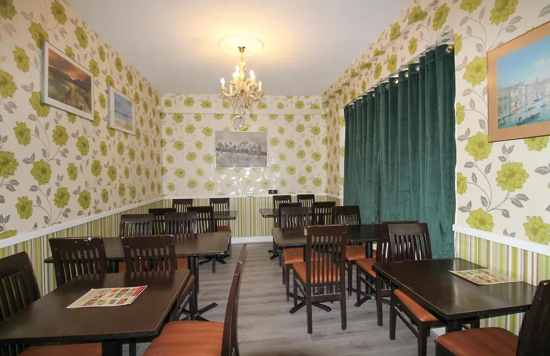 Hyde Park Court Hotel-1