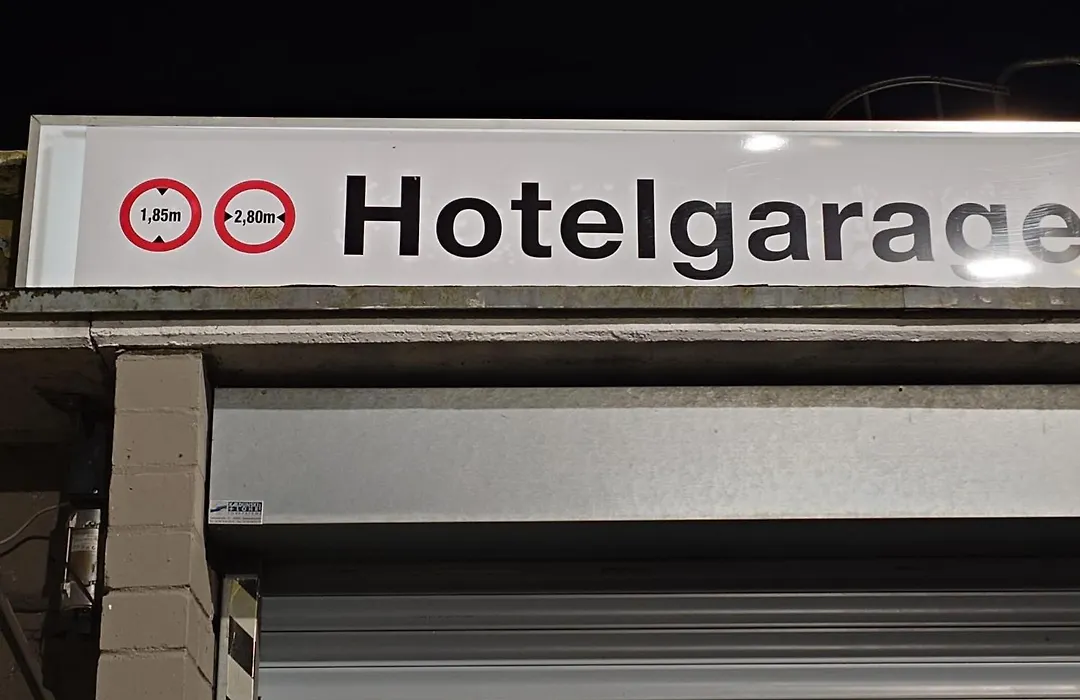Home Hotel-1