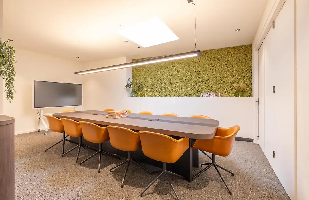 Green Hotel-1