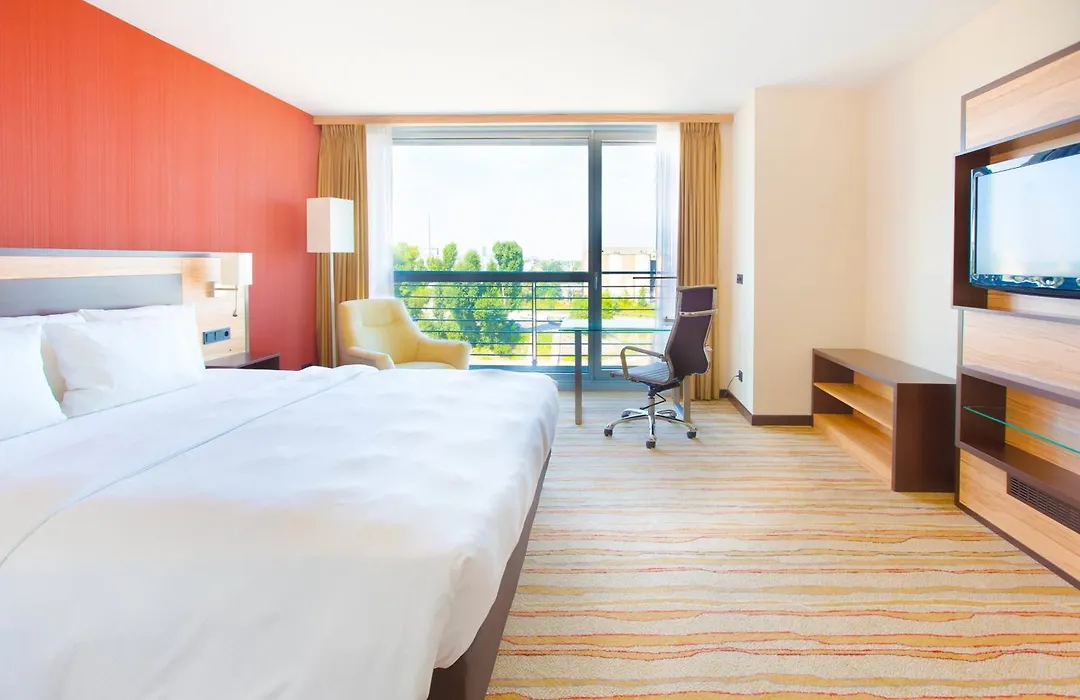 Courtyard By Marriott Duesseldorf Hafen-1