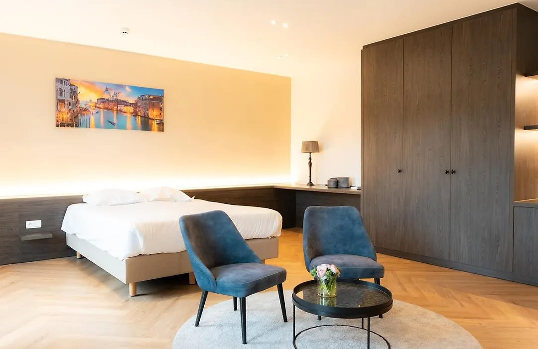 Hotel Lodewijk Van Male-1