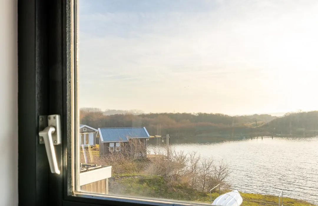 Brouwersdam Stay-1