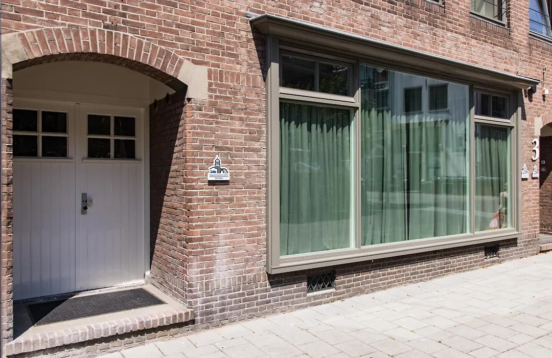 Stadshotel aan de IJssel in centrum Deventer-1