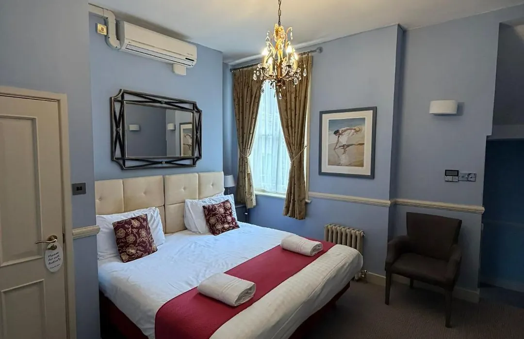 Fielding Hotel-1