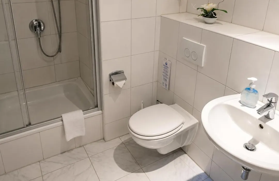 Hotel Seifert Berlin Am Kurfuerstendamm-1