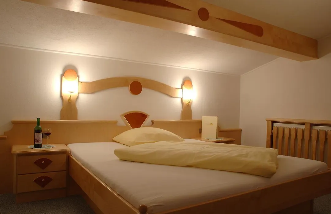 Alpenherz Hotel Garni-1