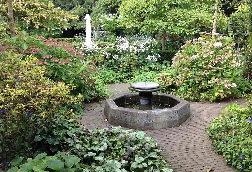 Annelies'Place To B& B-1