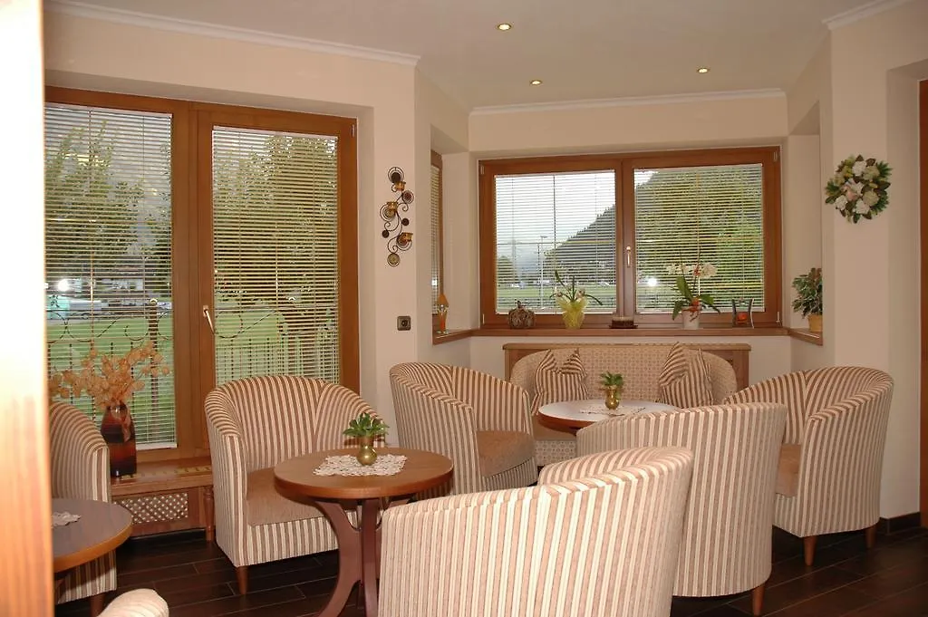 Hotel-Garni Almhof-1