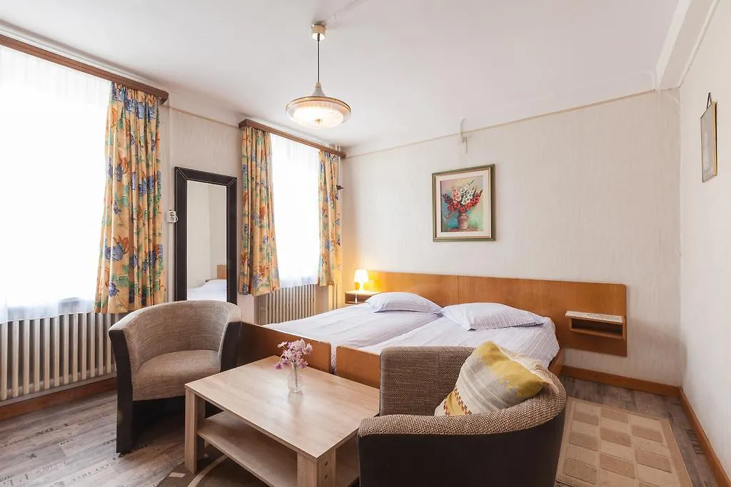 Hotel DeFive-1