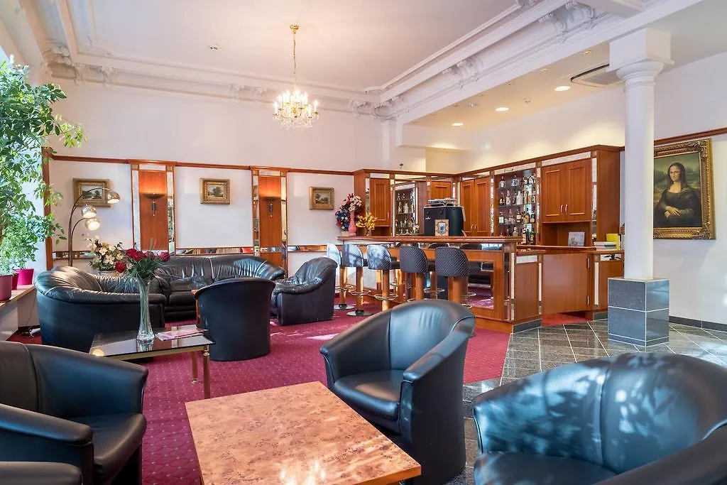 Hotel Bayernland-1