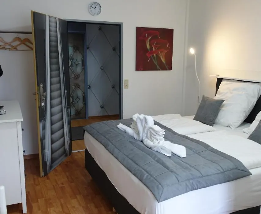 Stern Hotel-1
