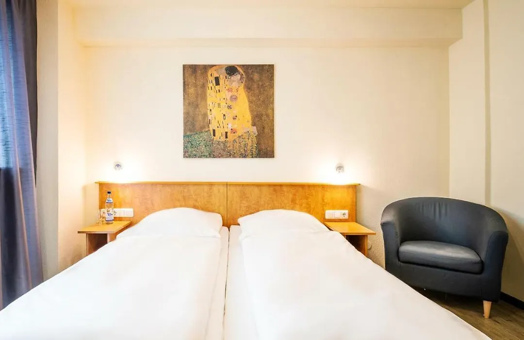 Schroeders City-Style-Hotel-1