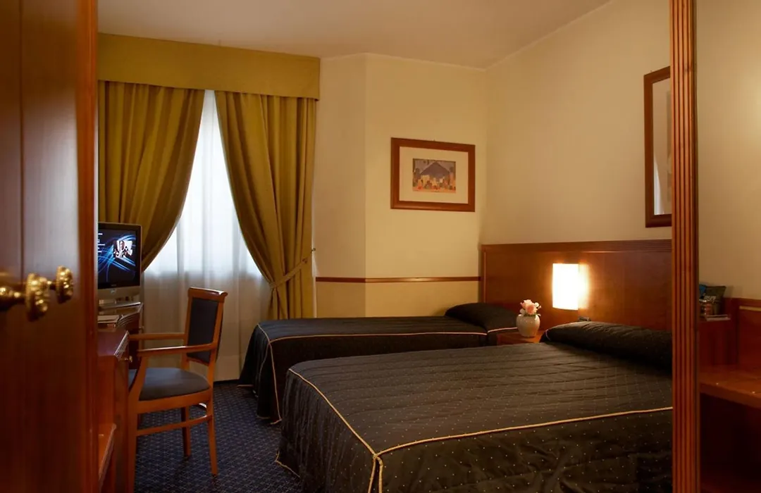 Pacific Hotel Fortino-1