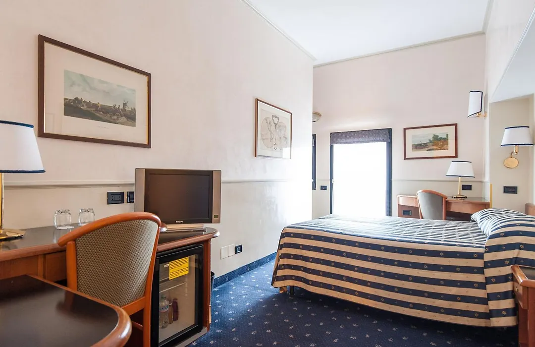 Hotel Flora-1