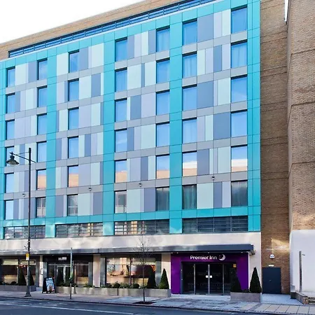 Premier Inn London Wimbledon-3