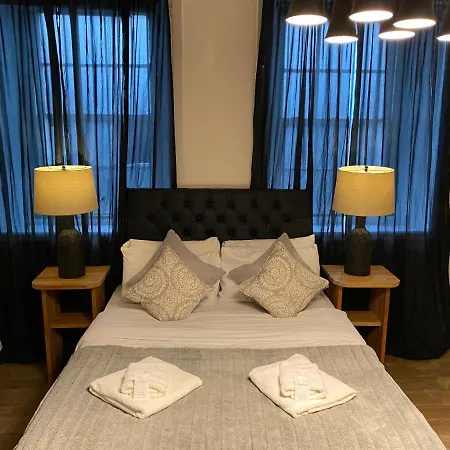 Queen Street Boutique Suites-3