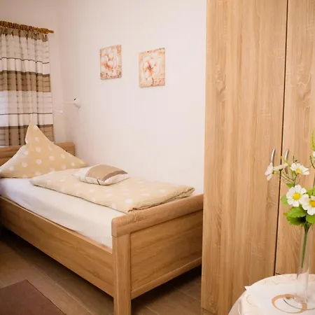 Pension Haus Andreas-3