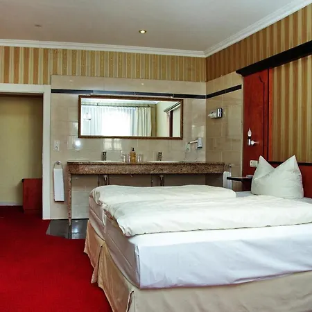 Gaestehaus Ploenlein - Hotel Goldener Hirsch Rothenburg-3