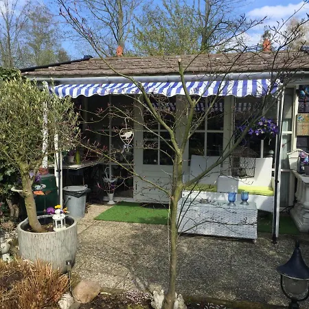 B&B Het Tuinhuisje-2
