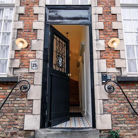 Augusto A Beautifully Restored Historic Townhouse In The Heart Of Bruges-3