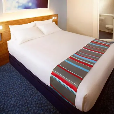 Comfort Hotel Tower Of London-3